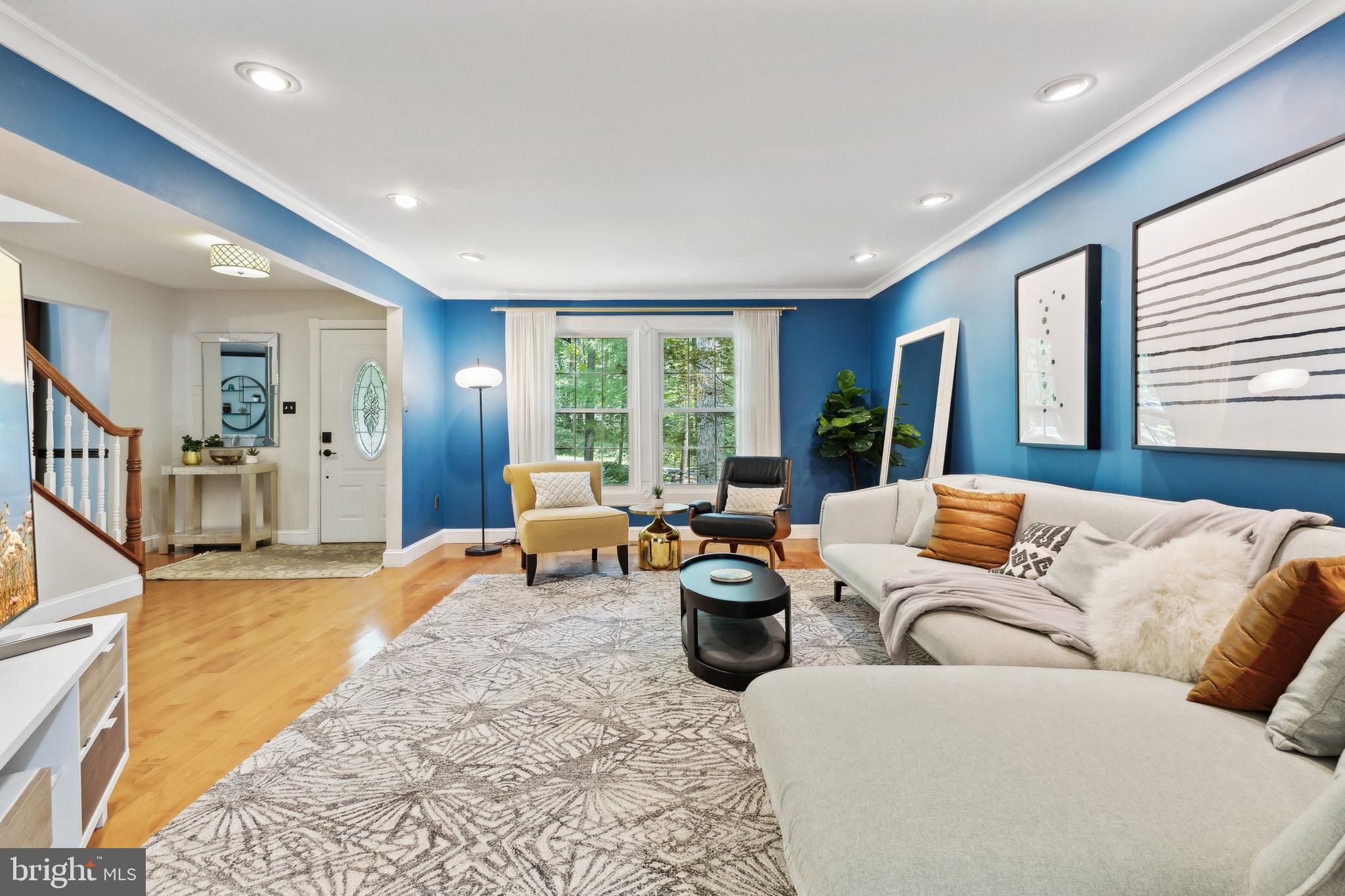 1865 Post Oak Trail Reston, VA 20191 - Photo 5 of 39 Living room