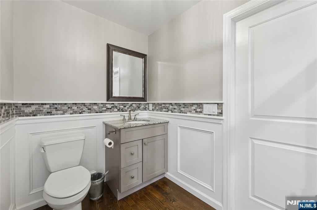 48 John Place Bergenfield, NJ 07621 - Photo 12 of 29