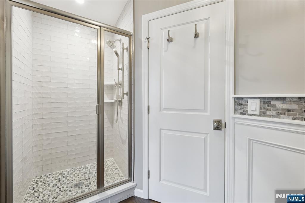 48 John Place Bergenfield, NJ 07621 - Photo 13 of 29