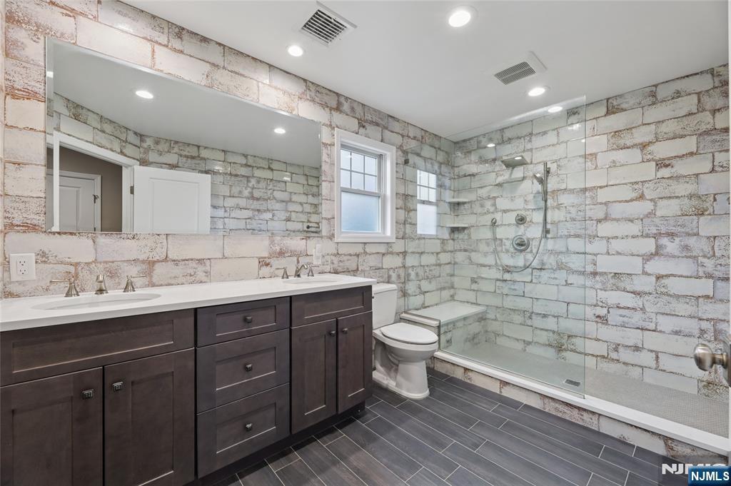 48 John Place Bergenfield, NJ 07621 - Photo 22 of 29