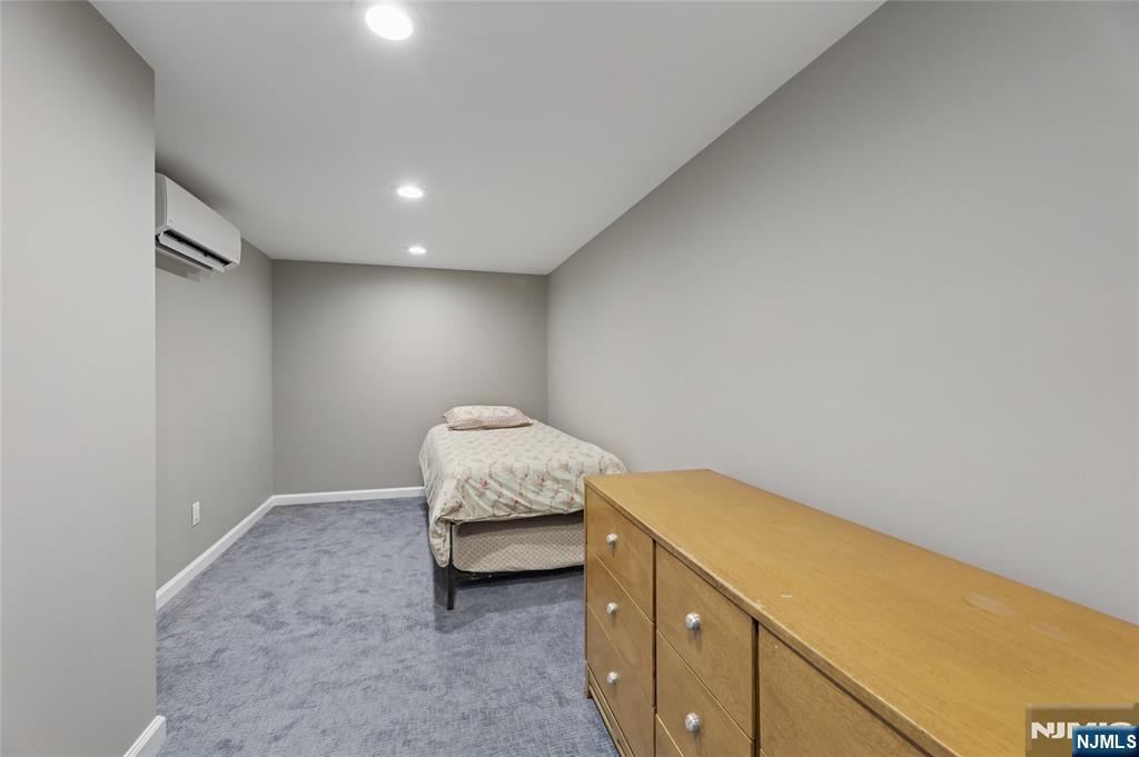 48 John Place Bergenfield, NJ 07621 - Photo 25 of 29