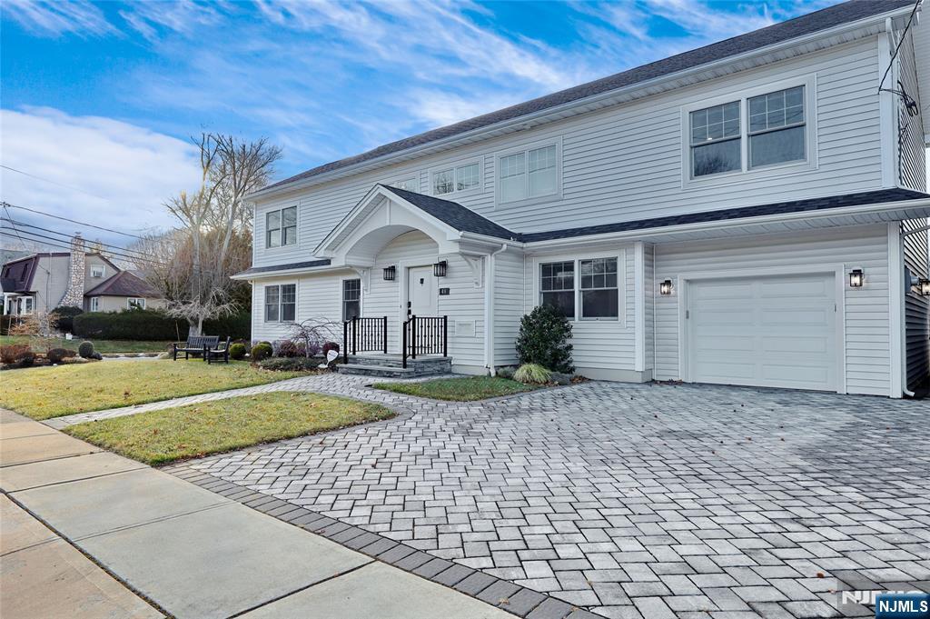 48 John Place Bergenfield, NJ 07621 - Photo 3 of 29