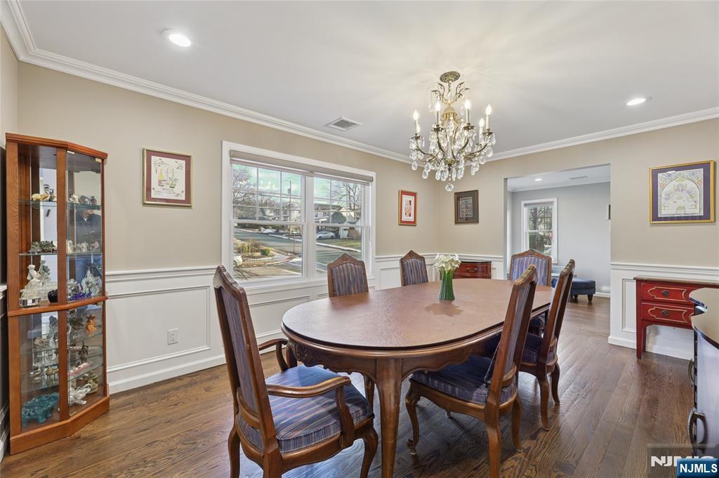 48 John Place Bergenfield, NJ 07621 - Photo 4 of 29