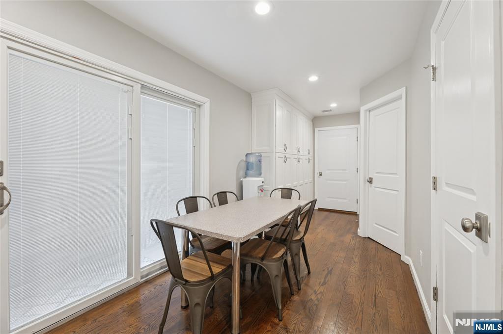 48 John Place Bergenfield, NJ 07621 - Photo 10 of 29