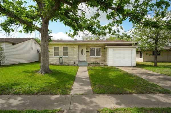 $152,000 | 804 Edwards Street, Sinton, TX 78387