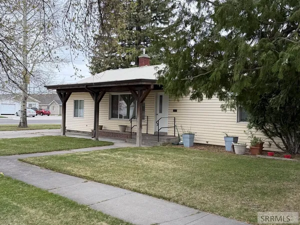 $295,000 | 74 North 3rd West, Rexburg, ID 83440
