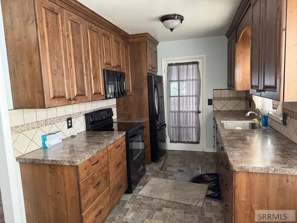$295,000 | 74 North 3rd West, Rexburg, ID 83440