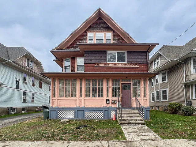 $1,950 | 55 Myrtle Avenue, Bridgeport, CT 06604