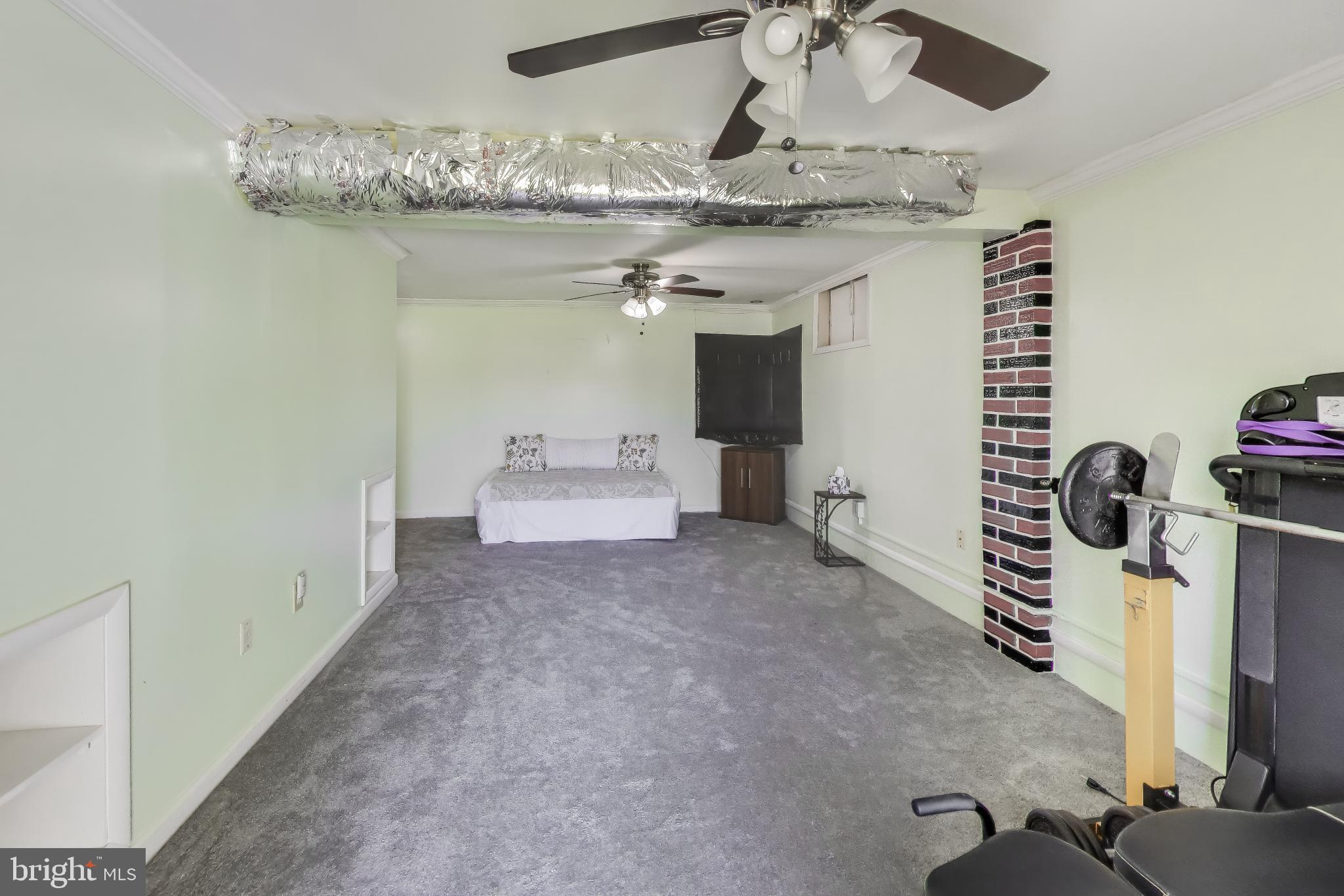 1304 Columbia Road Woodbridge, VA 22191 - Photo 23 of 50 Spacious, versatile living area awaits.