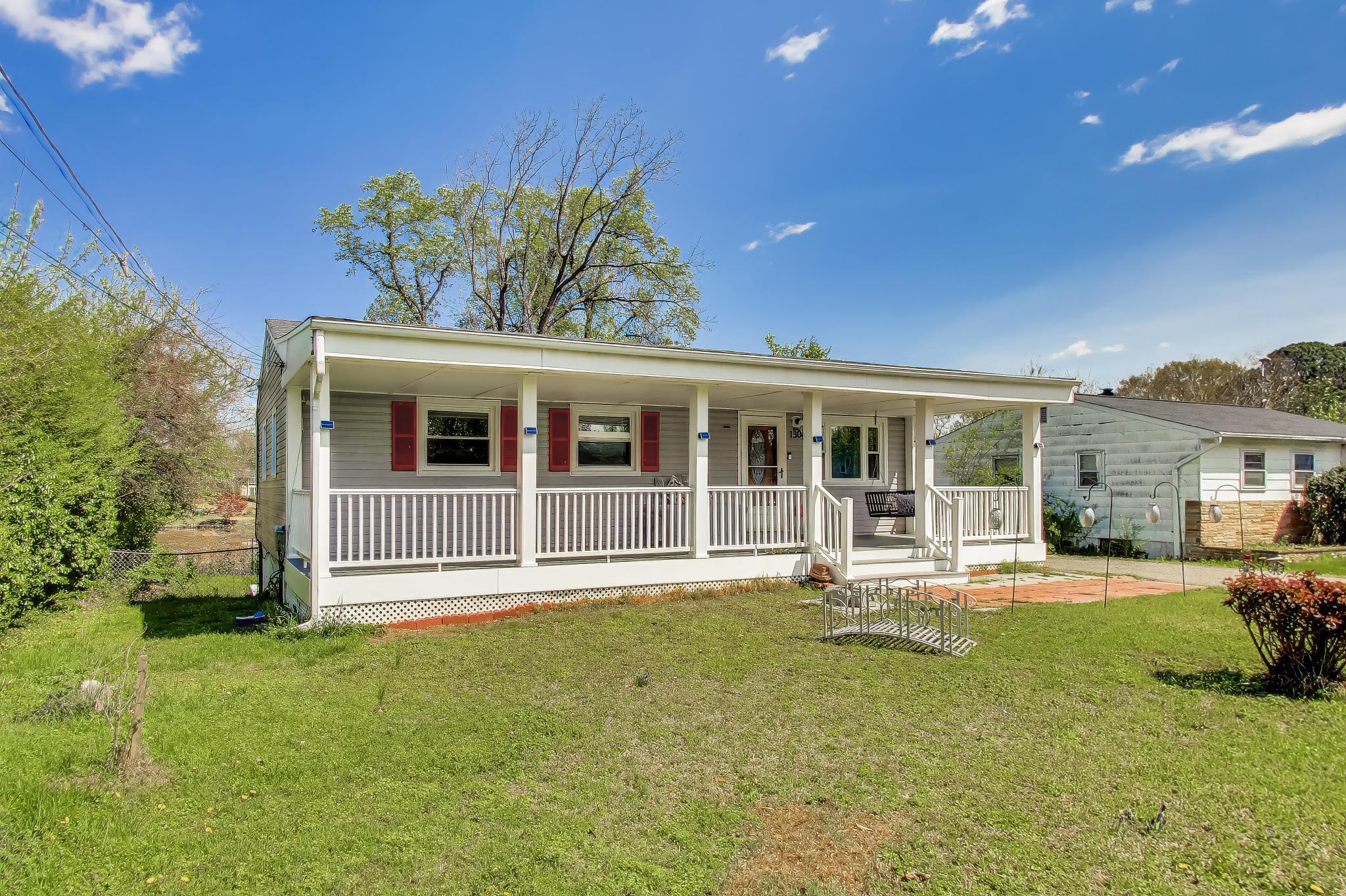 1304 Columbia Road Woodbridge, VA 22191 - Photo 3 of 50 The best part of a home isn't always inside.