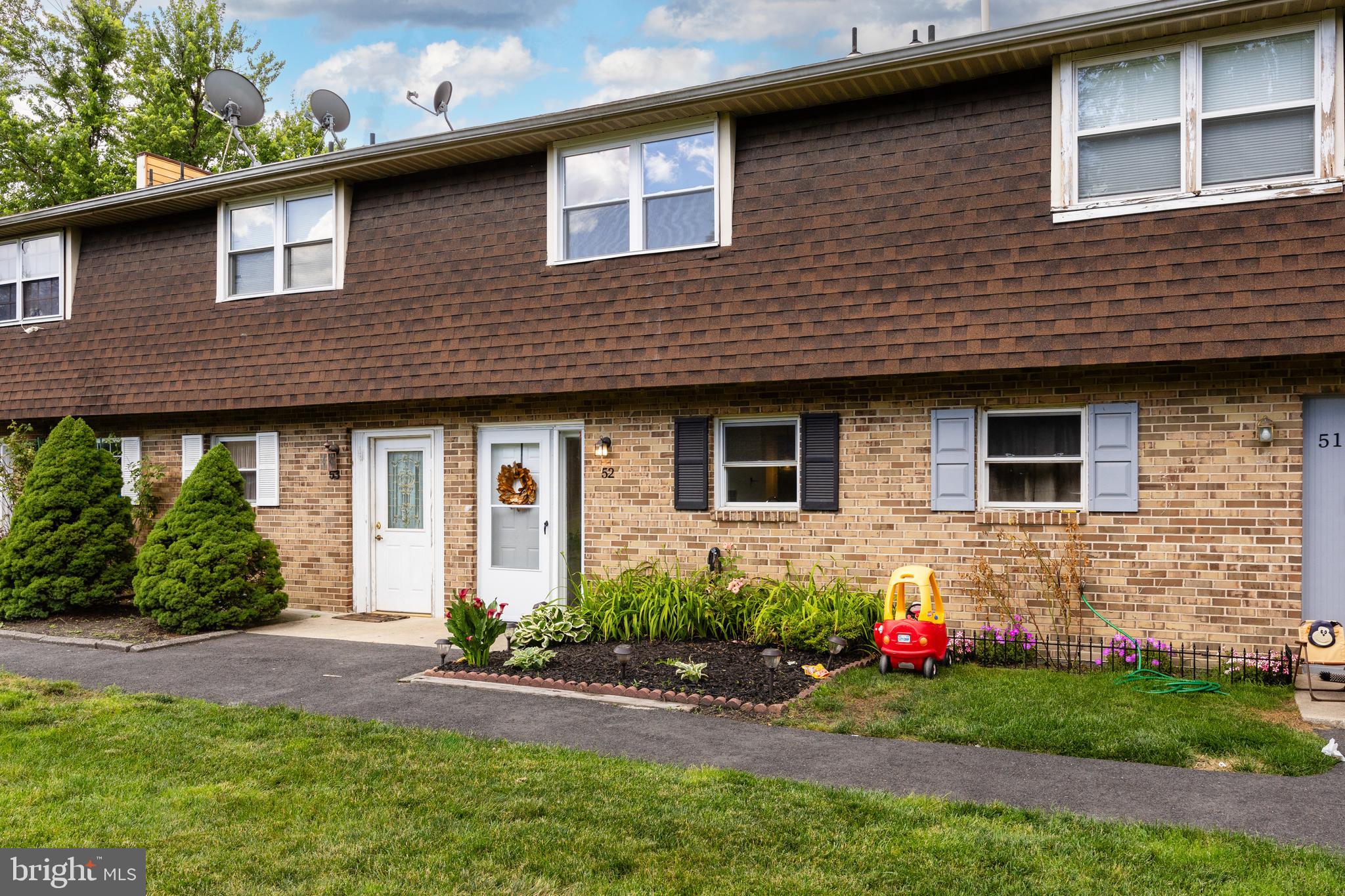 52 Via Cascata Drive Clementon, NJ 08021 - Photo 2 of 25