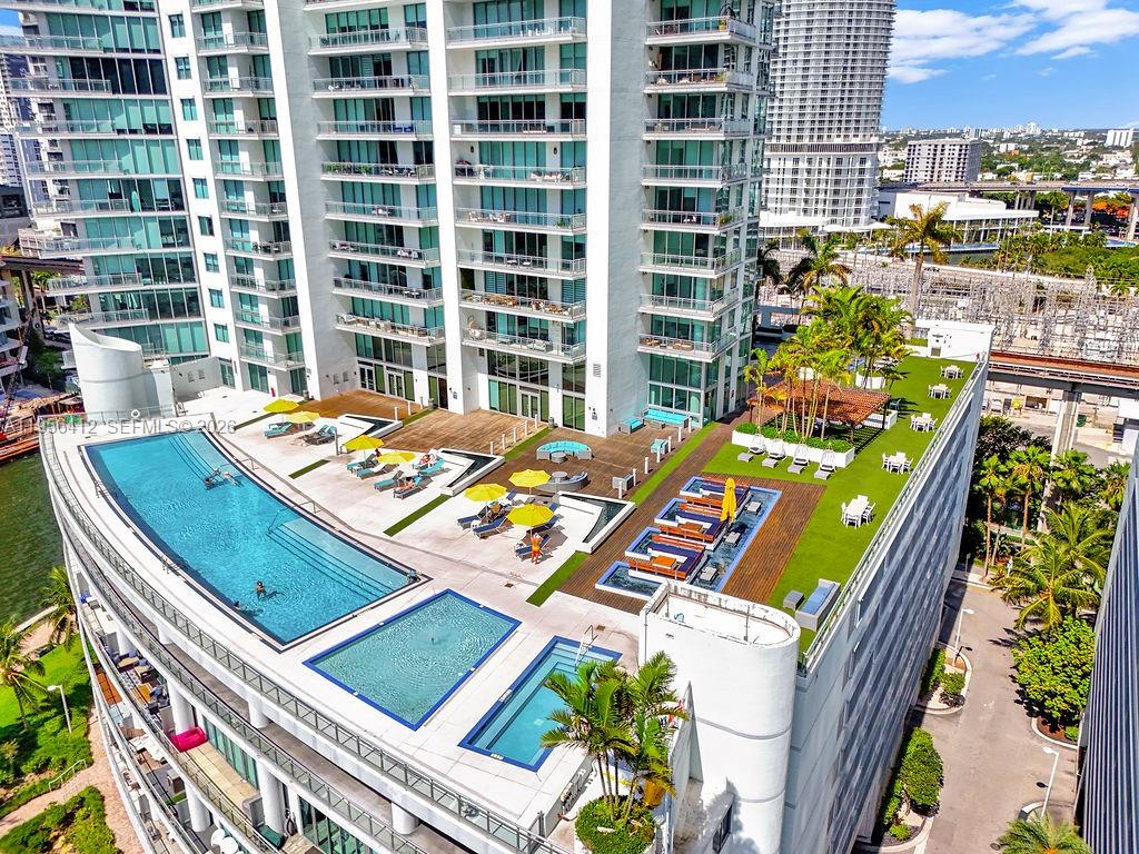 92 Southwest 3rd Street, Unit 4806 Miami, FL 33130 - Photo 15 of 20 a picture of city view