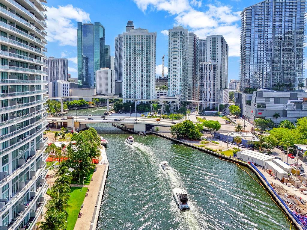 92 Southwest 3rd Street, Unit 4806 Miami, FL 33130 - Photo 17 of 20 a city view with tall buildings