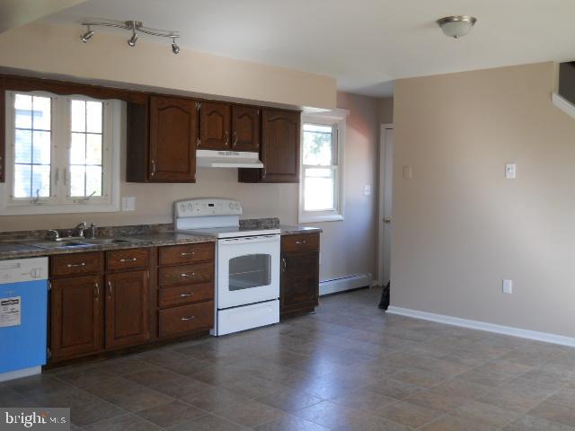 324 Clark Road Hershey, PA 17033 - Photo 3 of 15