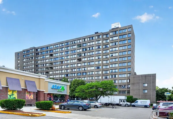$765,000 | 1731 Beacon Street, Unit 915, Brookline, MA 02445