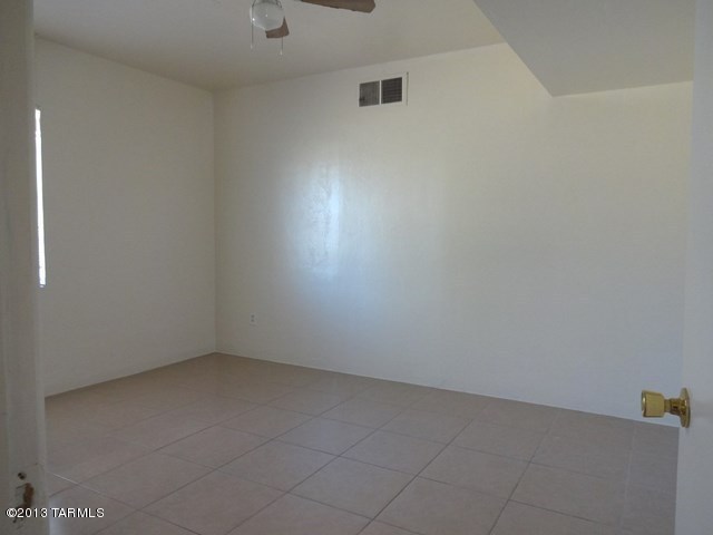 1427 East Alvord Road Tucson, AZ 85706 - Photo 12 of 21