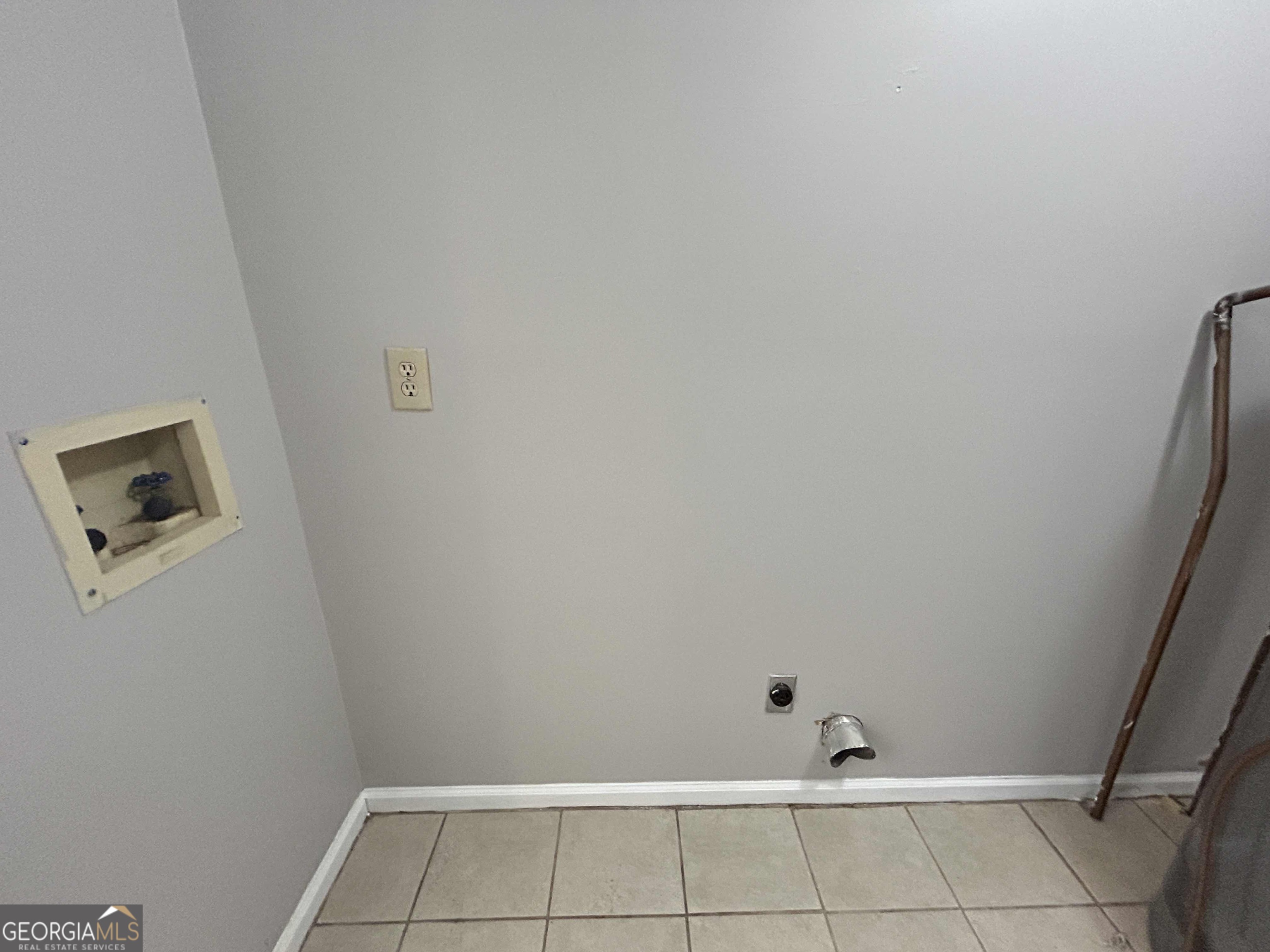 8937 Tweeddale Drive Winston, GA 30187 - Photo 18 of 26 a view of an empty room