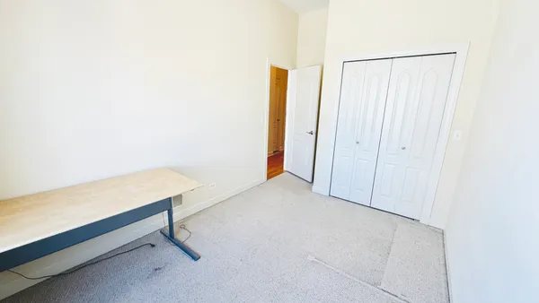 a room with a bench