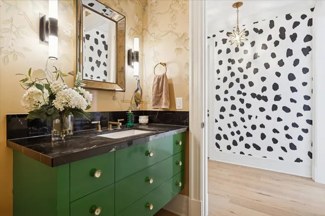 $40,000 | 9 West Walton Street, Unit 2202, Chicago, IL 60610