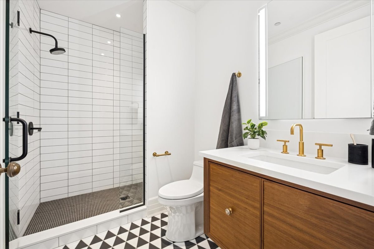 9 West Walton Street, Unit 2202 Chicago, IL 60610 - Photo 19 of 27