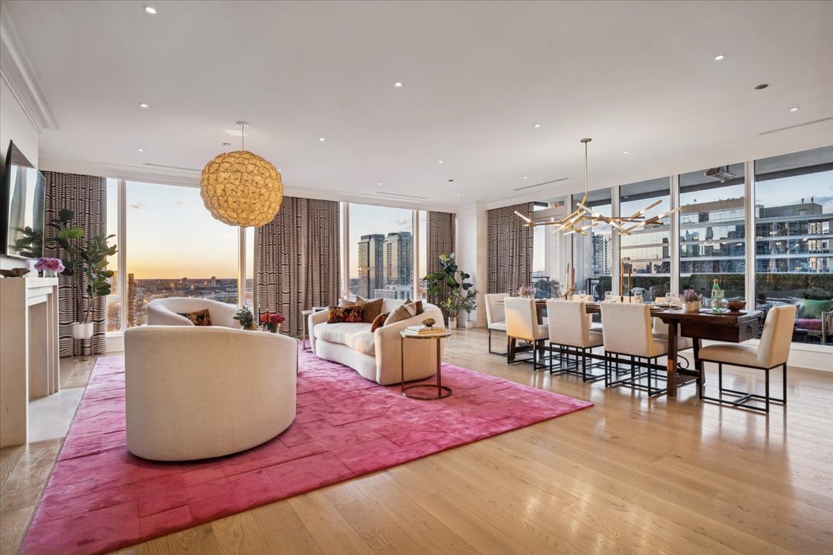 9 West Walton Street, Unit 2202 Chicago, IL 60610 - Photo 3 of 27