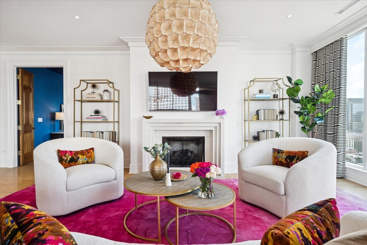 9 West Walton Street, Unit 2202 Chicago, IL 60610 - Photo 5 of 27