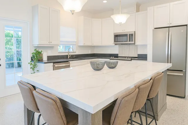 $6,000 | 513 East Whitney Drive, Jupiter, FL 33458