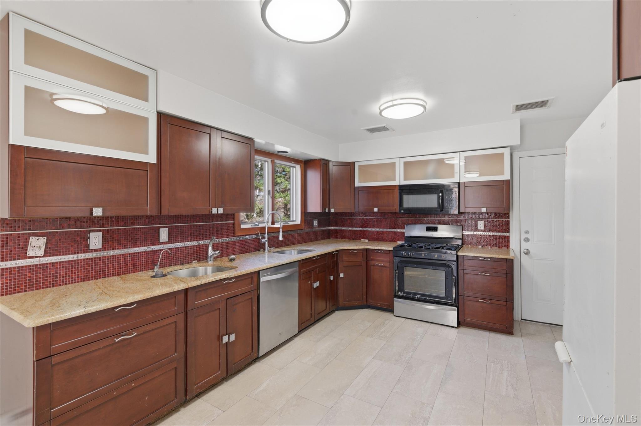 41 South Monsey Road Monsey, NY 10952 - Photo 14 of 50