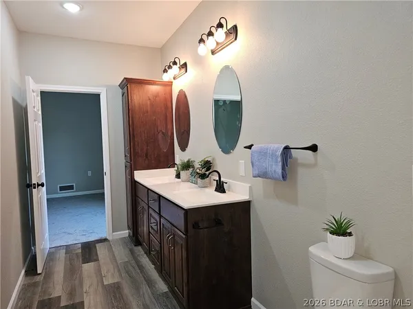 $299,500 | 504 South Chestnut Street, Eldon, MO 65026
