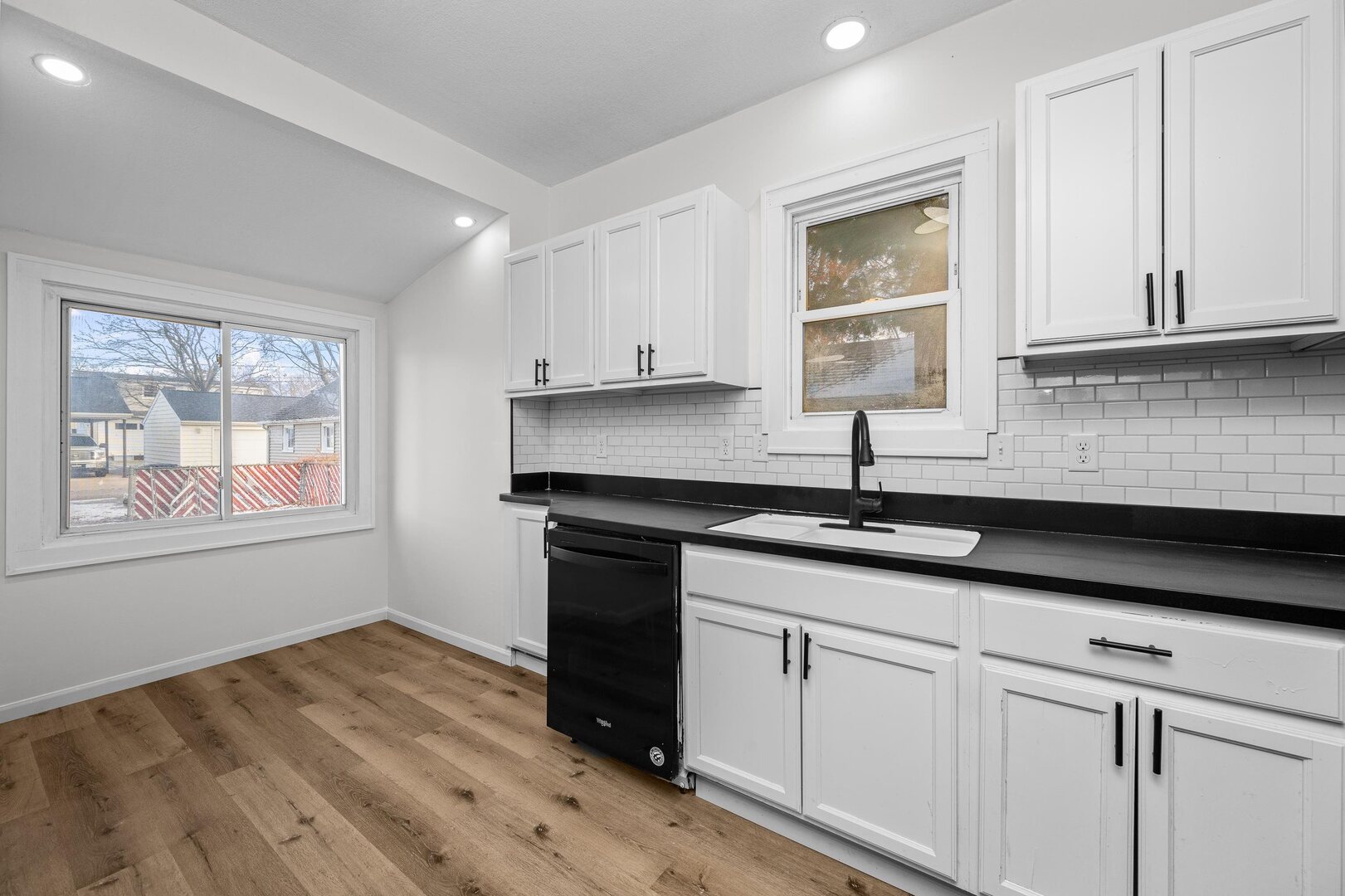 1916 31st Street Moline, IL 61265 - Photo 11 of 28