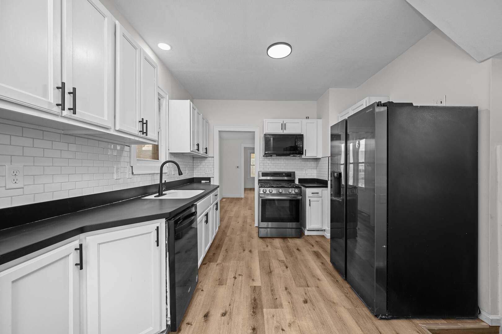 1916 31st Street Moline, IL 61265 - Photo 9 of 28