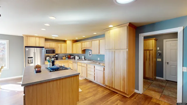 $650,000 | 250 Dillon Drive, Lander, WY 82520