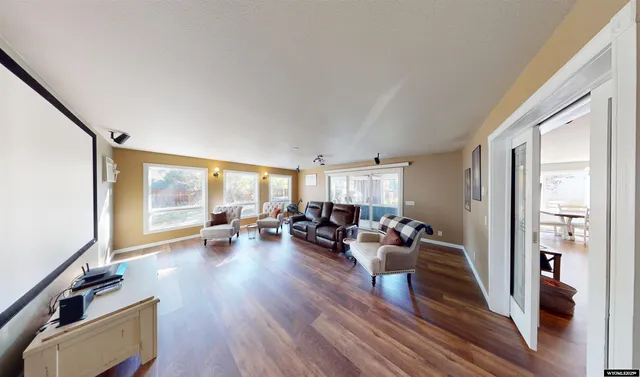 $650,000 | 250 Dillon Drive, Lander, WY 82520