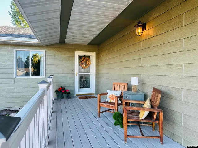 $650,000 | 250 Dillon Drive, Lander, WY 82520