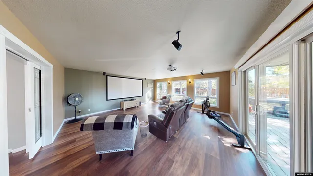 $650,000 | 250 Dillon Drive, Lander, WY 82520