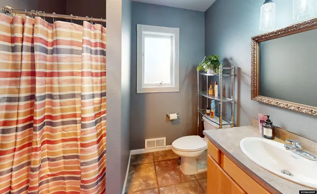 $650,000 | 250 Dillon Drive, Lander, WY 82520