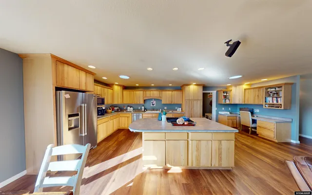 $650,000 | 250 Dillon Drive, Lander, WY 82520