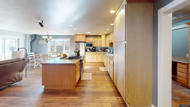 $650,000 | 250 Dillon Drive, Lander, WY 82520