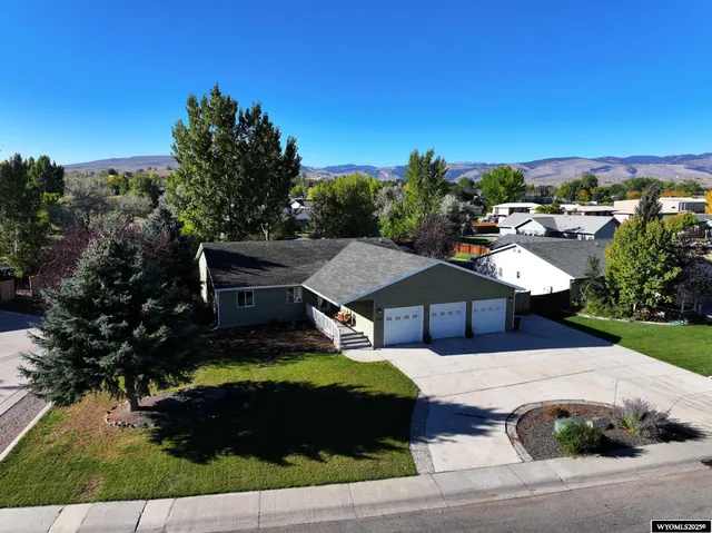 $650,000 | 250 Dillon Drive, Lander, WY 82520