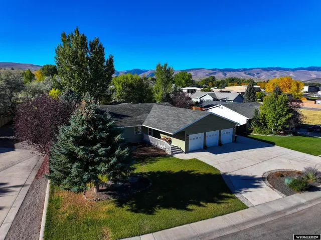 $650,000 | 250 Dillon Drive, Lander, WY 82520