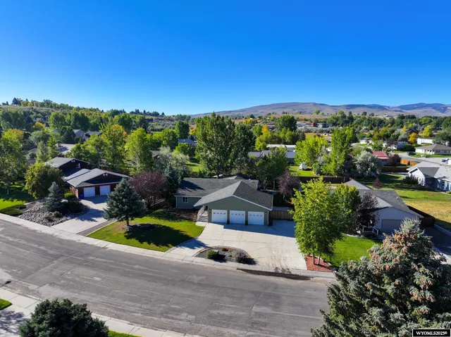 $650,000 | 250 Dillon Drive, Lander, WY 82520