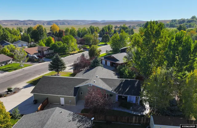 $650,000 | 250 Dillon Drive, Lander, WY 82520