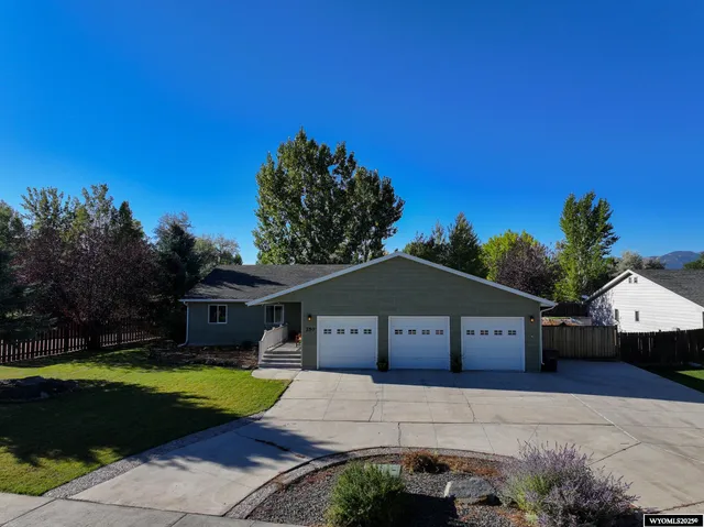 $650,000 | 250 Dillon Drive, Lander, WY 82520
