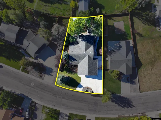 $650,000 | 250 Dillon Drive, Lander, WY 82520