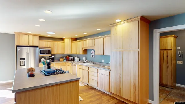 $650,000 | 250 Dillon Drive, Lander, WY 82520