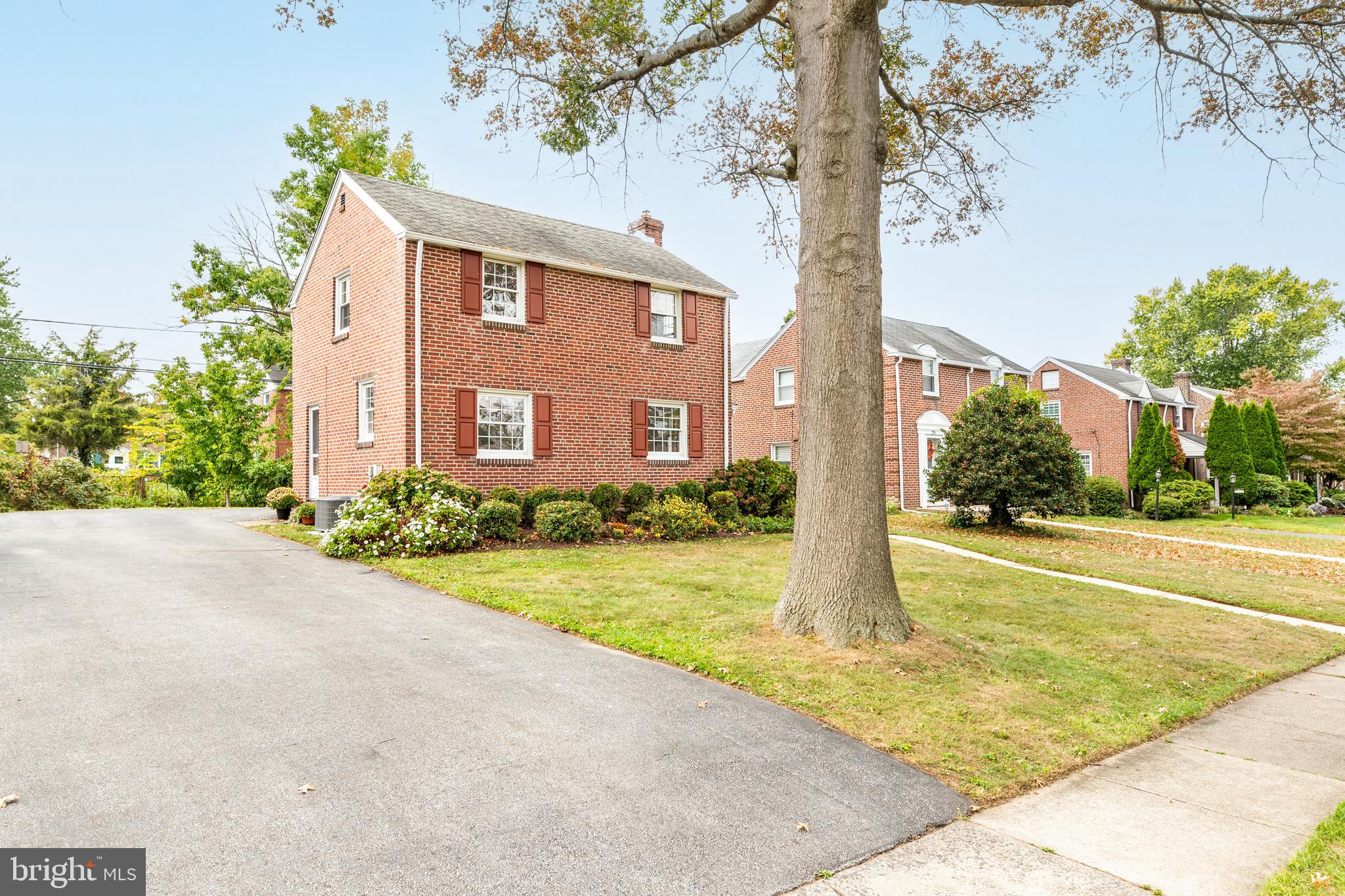 280 Avon Road Springfield, PA 19064 - Photo 27 of 27 Driveway.