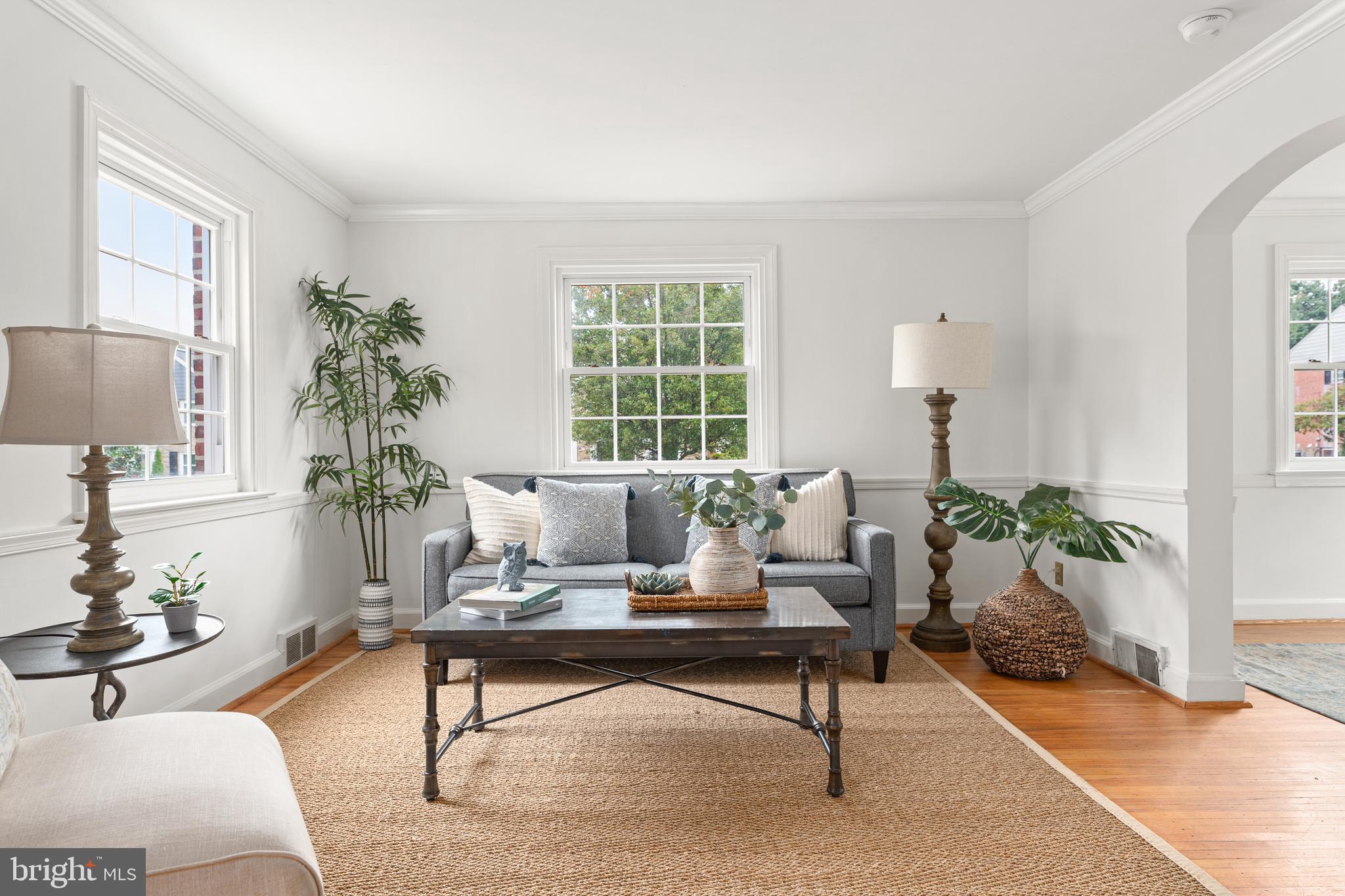280 Avon Road Springfield, PA 19064 - Photo 7 of 27 Living Room.