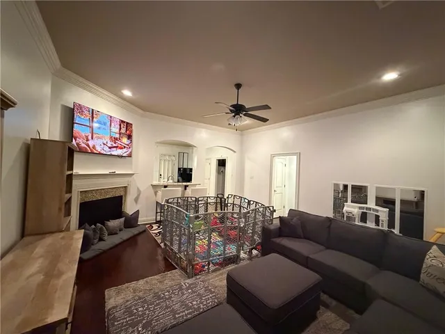 $2,400 | 69261 Taverny Court, Madisonville, LA 70447