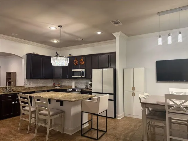 $2,400 | 69261 Taverny Court, Madisonville, LA 70447