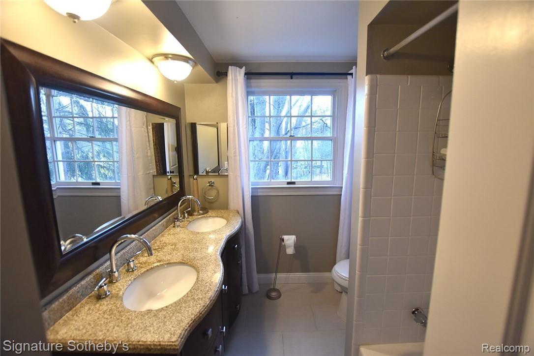 792 Foxhall Road Bloomfield Hills, MI 48304 - Photo 22 of 39 29.JPG